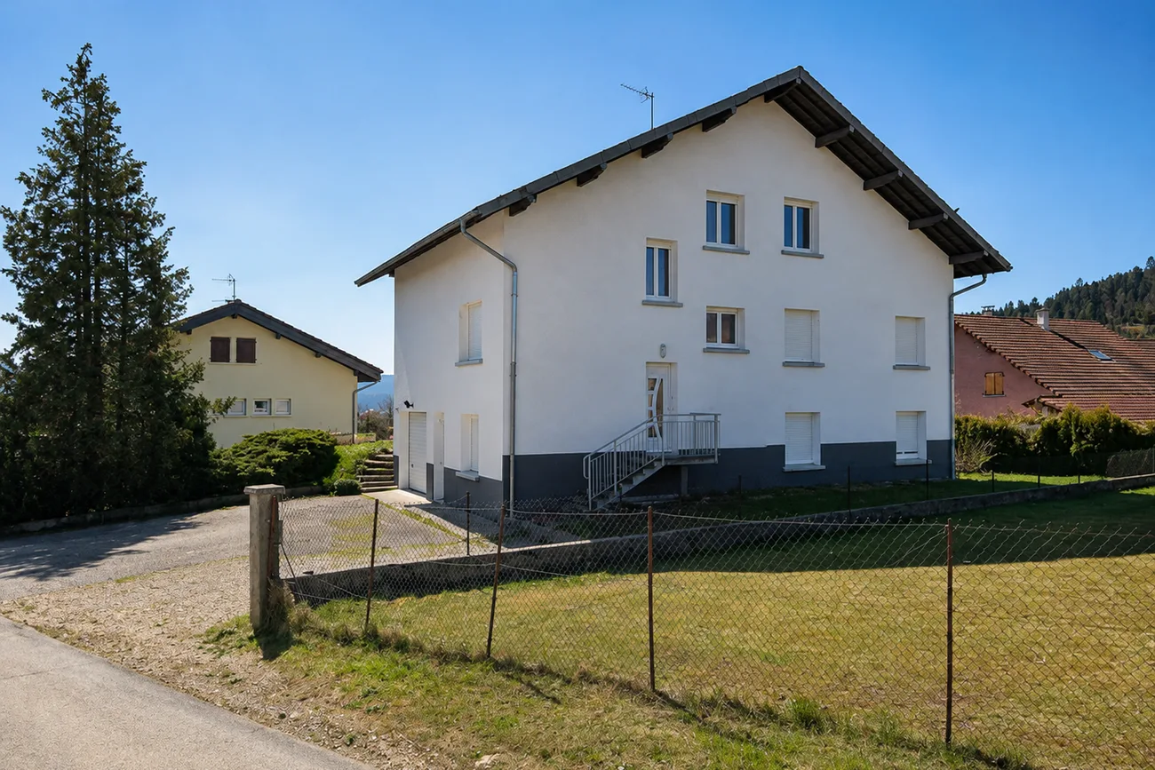 Grande maison à Orchamps-Vennes divisée en trois logements par BONAPPART